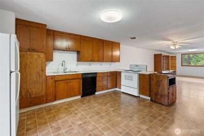 42323 22nd Avenue E, Eatonville, WA 98328 - Photo 36