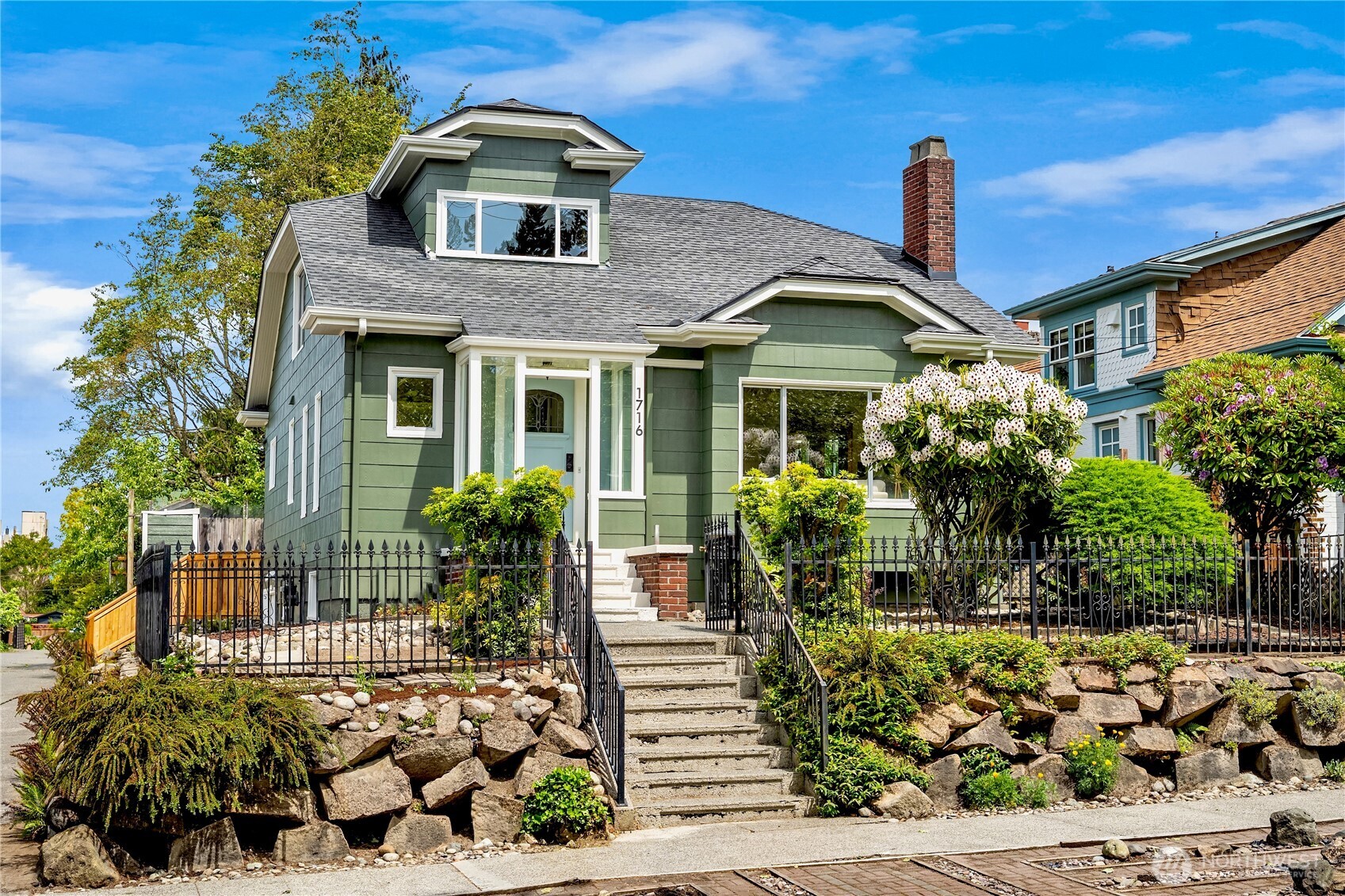 1716 N 43rd Street , Seattle, WA 98103