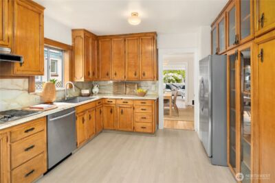 1716 N 43rd Street , Seattle, WA 98103 - Photo 11