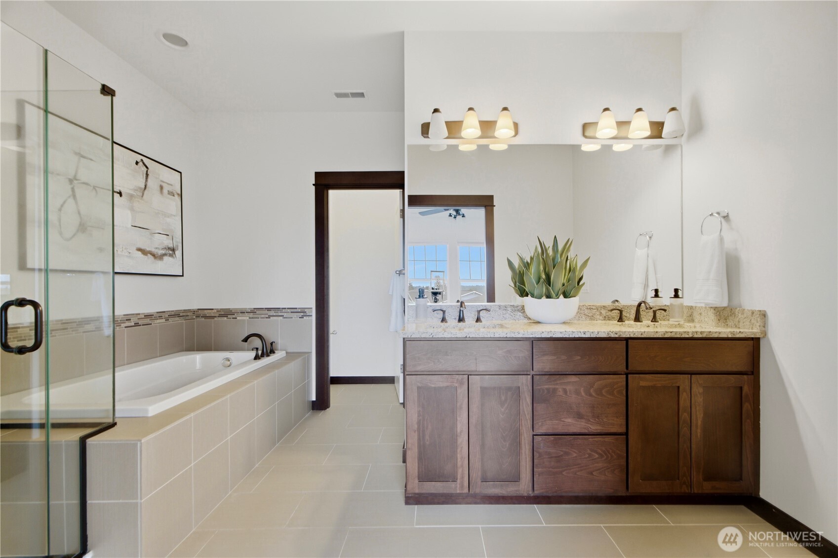 8400 169th Place NE #102, Redmond, WA 98052