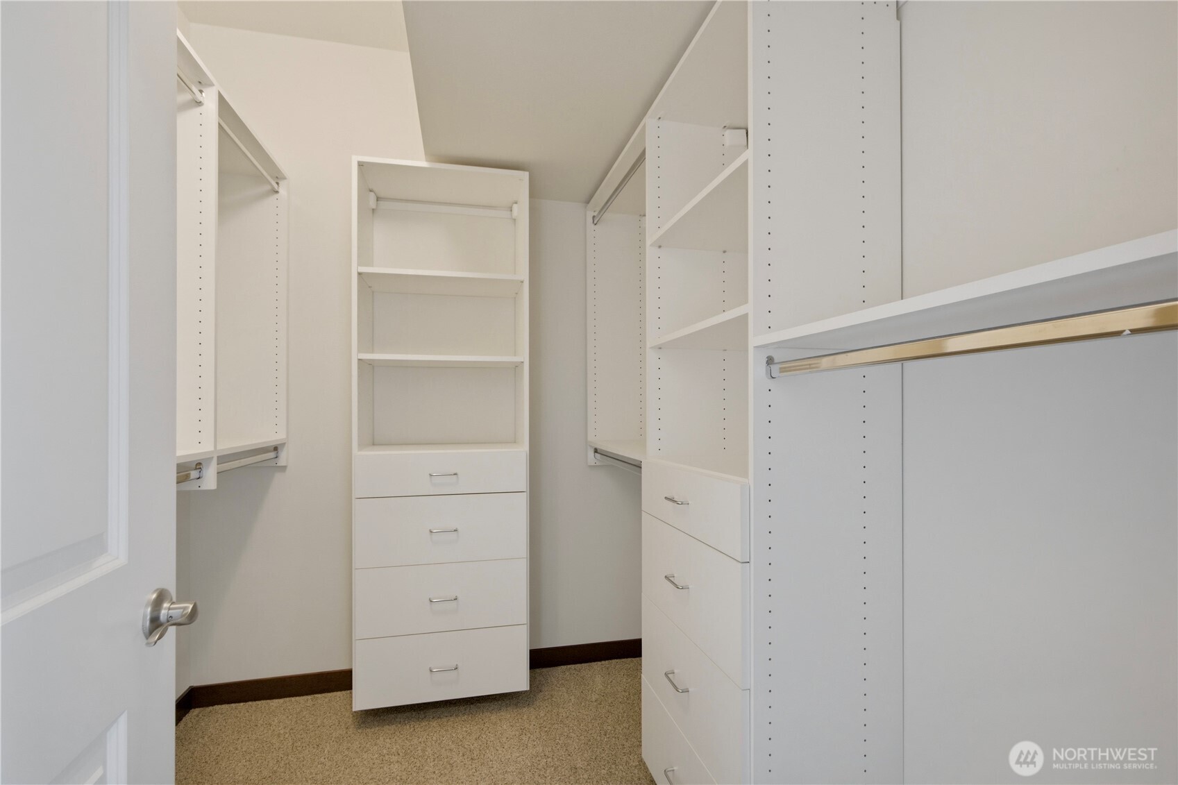 8400 169th Place NE #102, Redmond, WA 98052