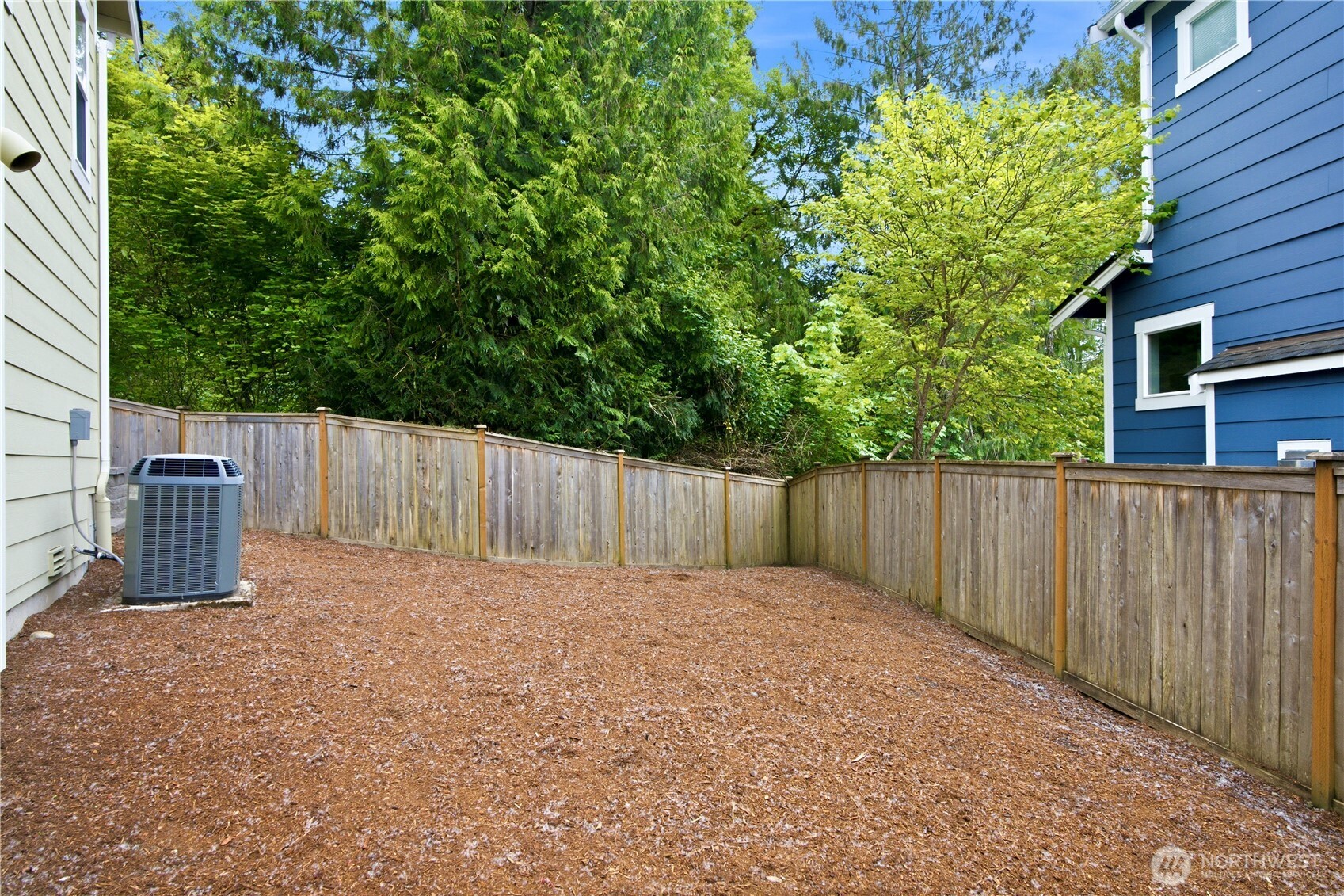 8400 169th Place NE #102, Redmond, WA 98052