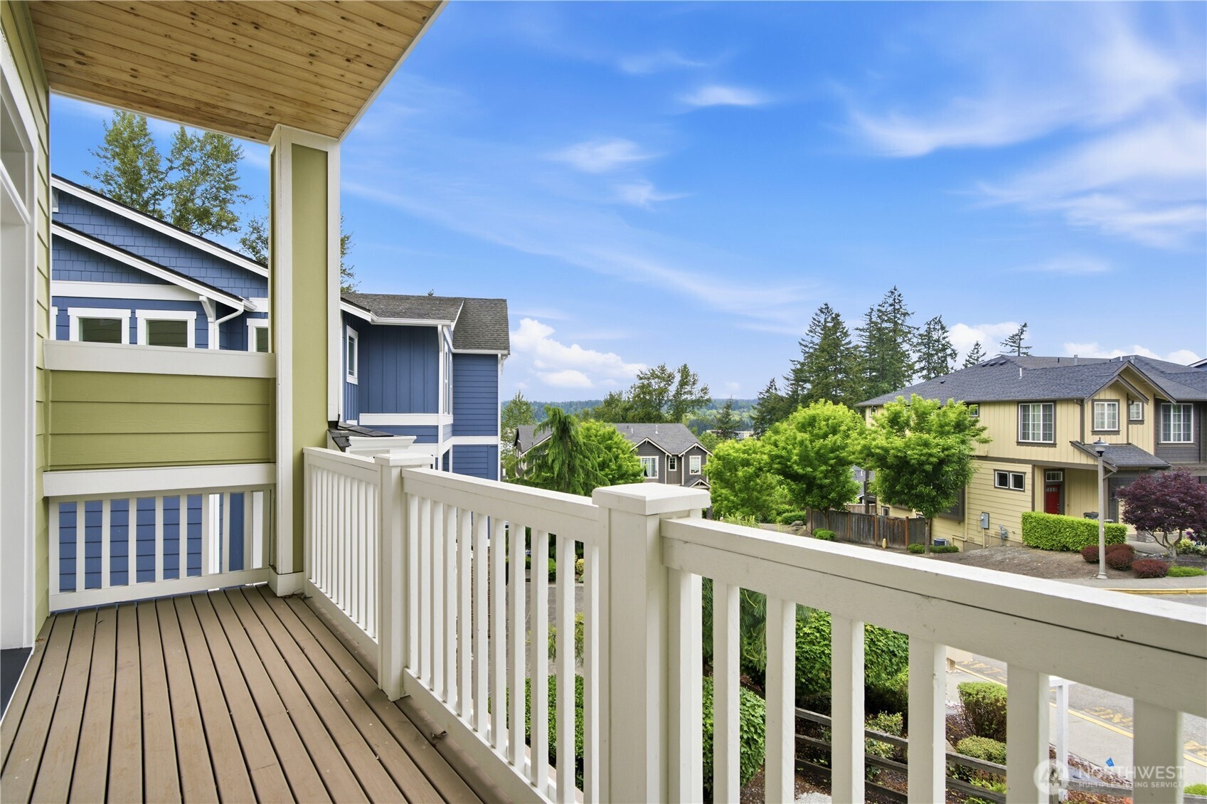 8400 169th Place NE #102, Redmond, WA 98052