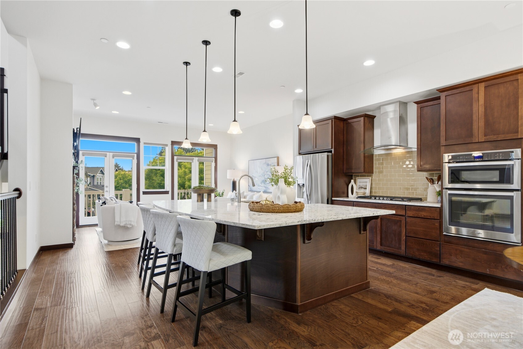 8400 169th Place NE #102, Redmond, WA 98052