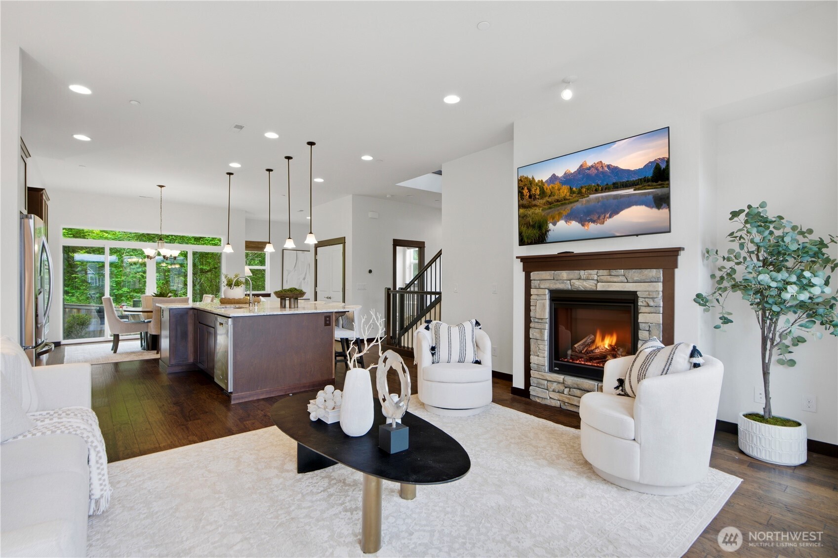 8400 169th Place NE #102, Redmond, WA 98052