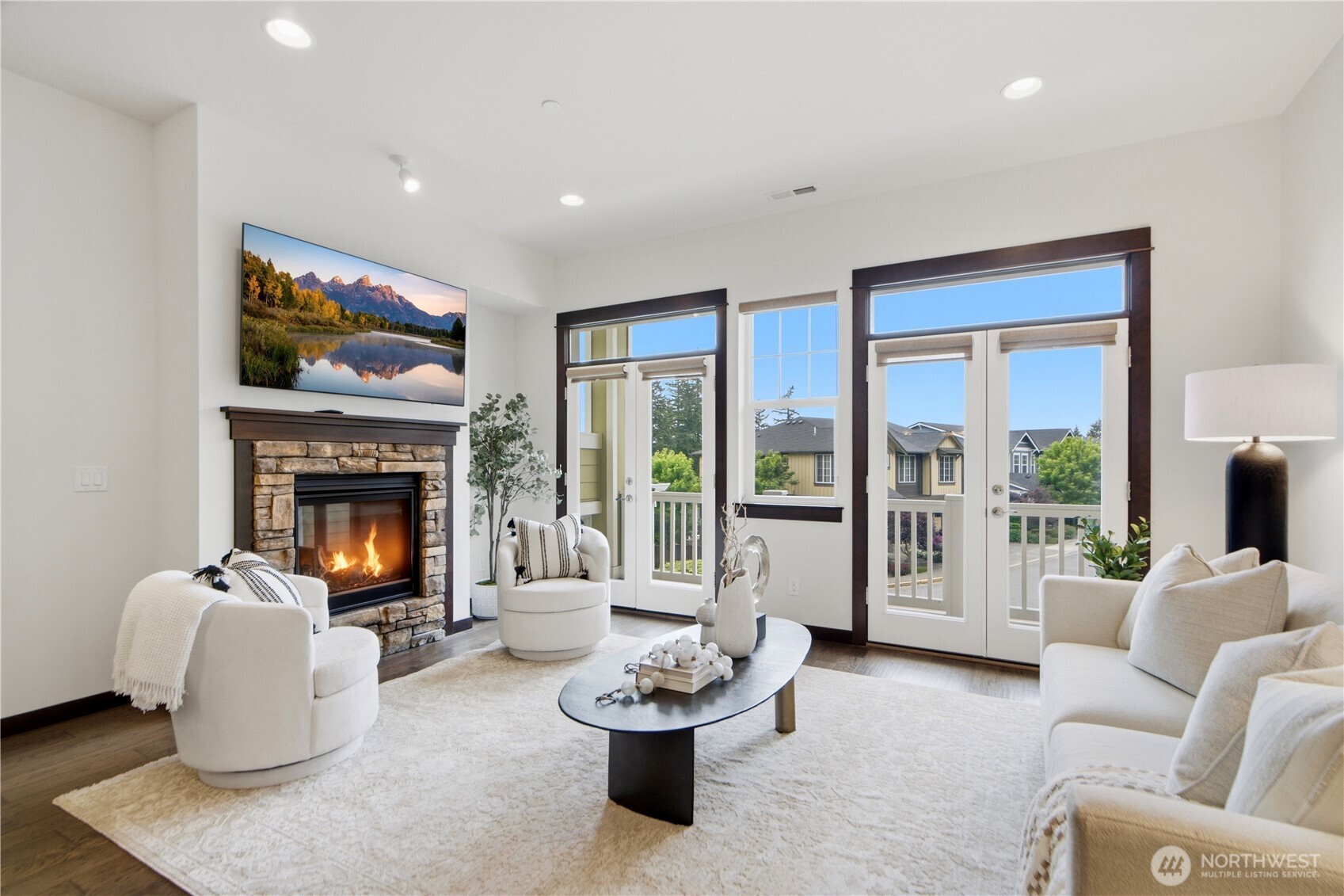 8400 169th Place NE #102, Redmond, WA 98052