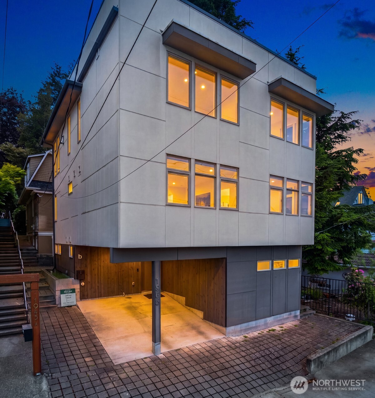 1935 B 7th Avenue W, Seattle, WA 98119