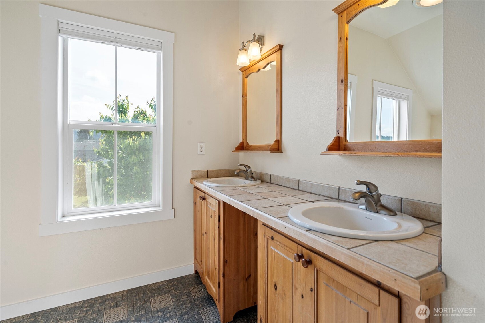 1515 Everett Street , Sumner, WA 98390