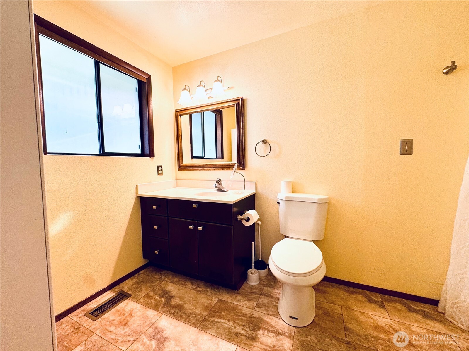 2320 Lakemoor Drive SW, Olympia, WA 98512