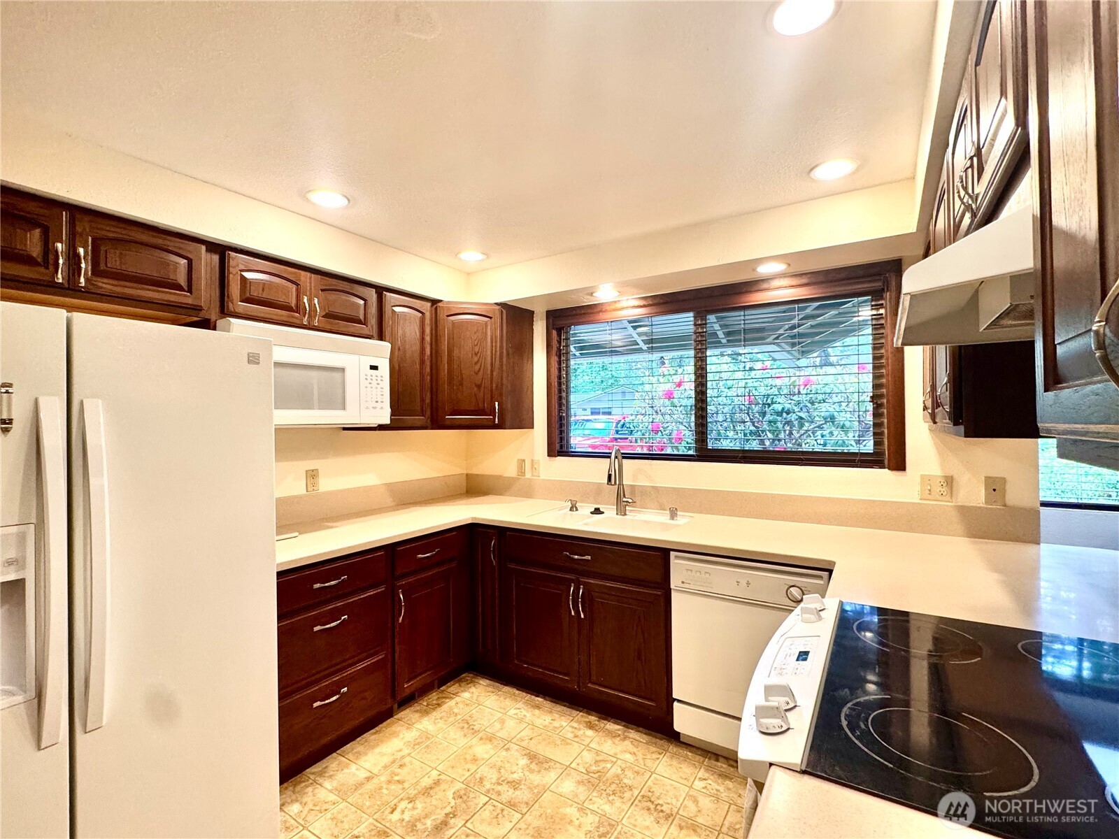 2320 Lakemoor Drive SW, Olympia, WA 98512