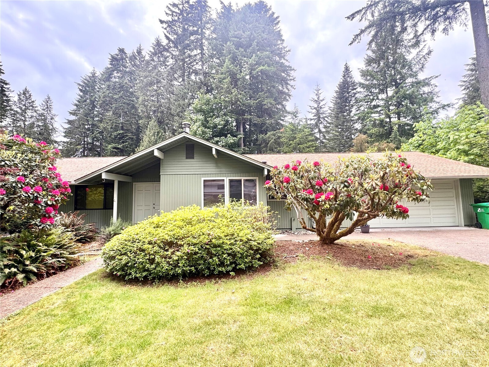 2320 Lakemoor Drive SW, Olympia, WA 98512
