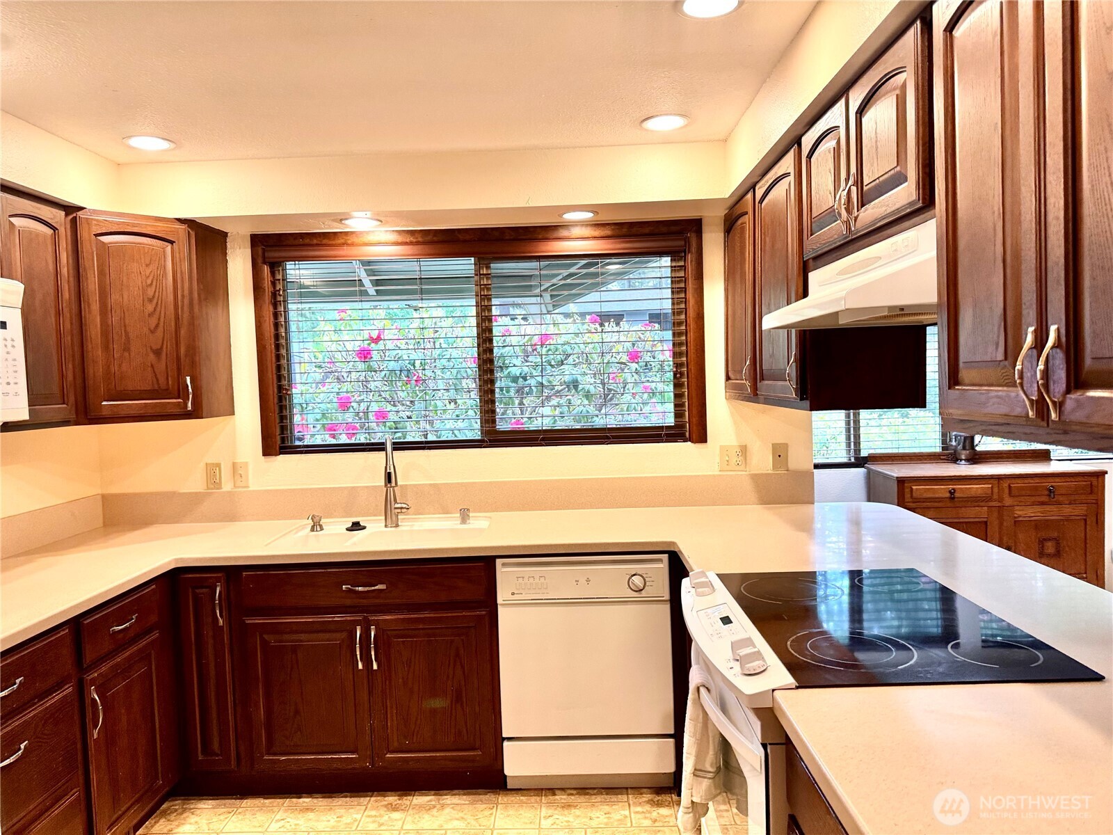 2320 Lakemoor Drive SW, Olympia, WA 98512