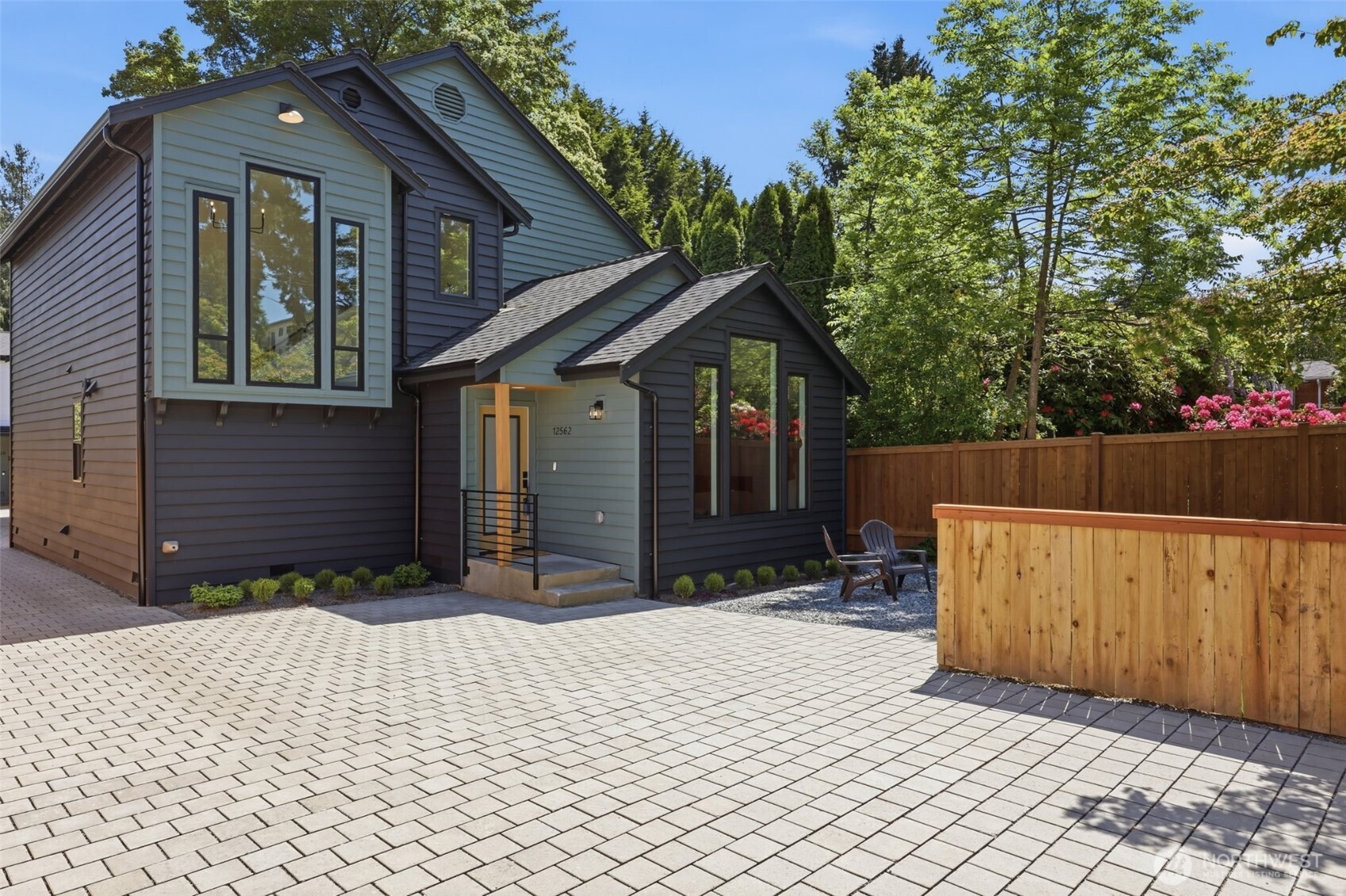 12562 17th Avenue NE, Seattle, WA 98125