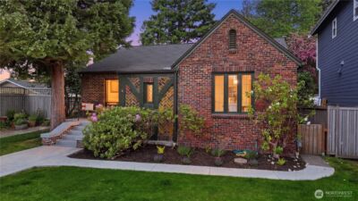 7550 21st Avenue NE, Seattle, WA 98115-4502