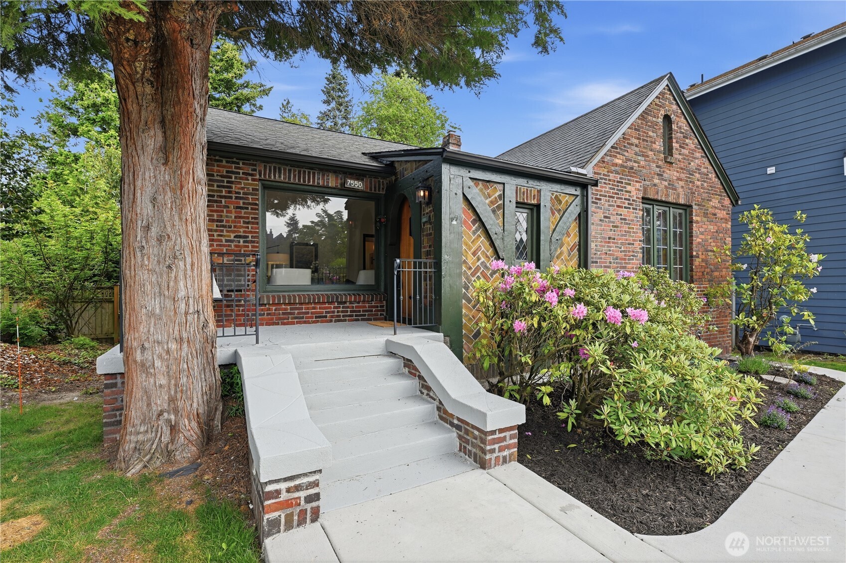 7550 21st Avenue NE, Seattle, WA 98115-4502