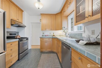 7550 21st Avenue NE, Seattle, WA 98115-4502 - Photo 12