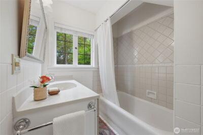 7550 21st Avenue NE, Seattle, WA 98115-4502 - Photo 16