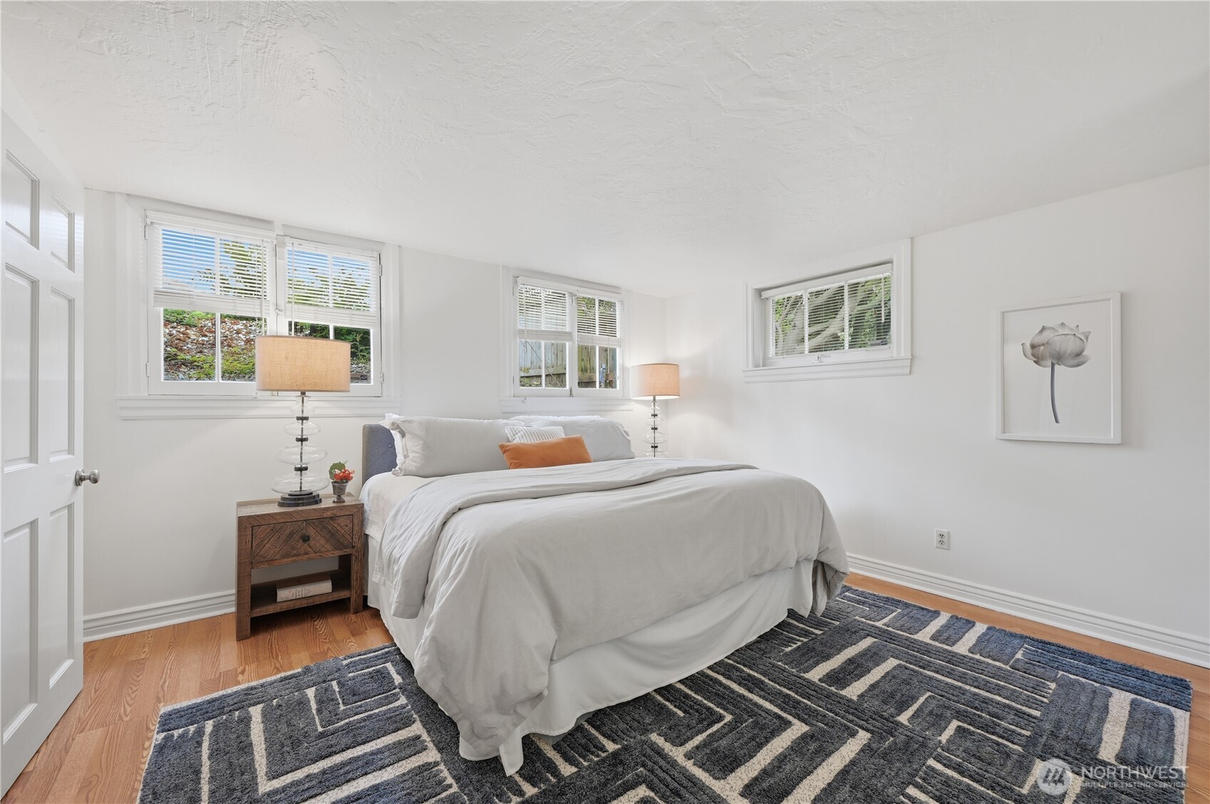7550 21st Avenue NE, Seattle, WA 98115-4502