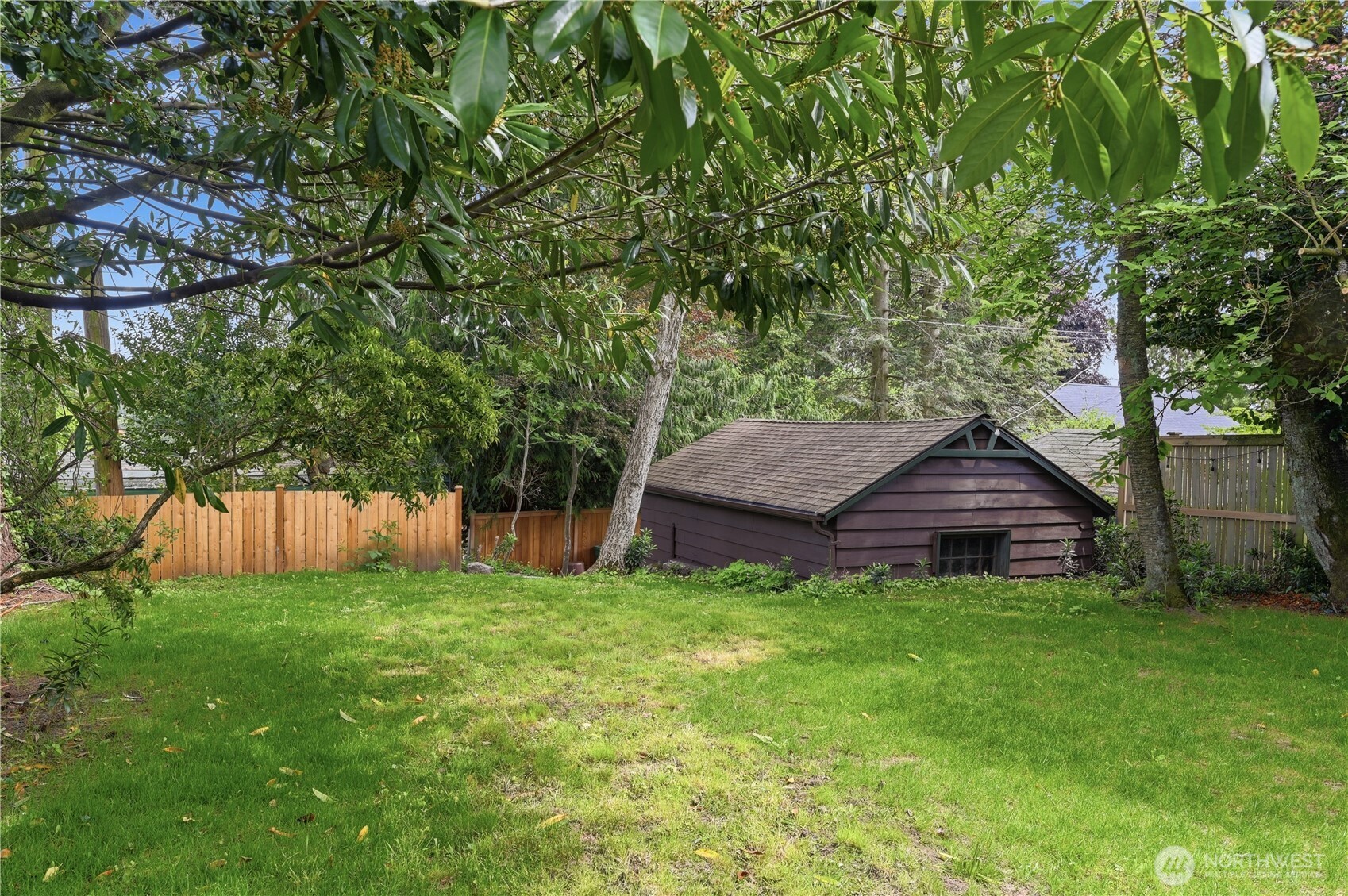 7550 21st Avenue NE, Seattle, WA 98115-4502