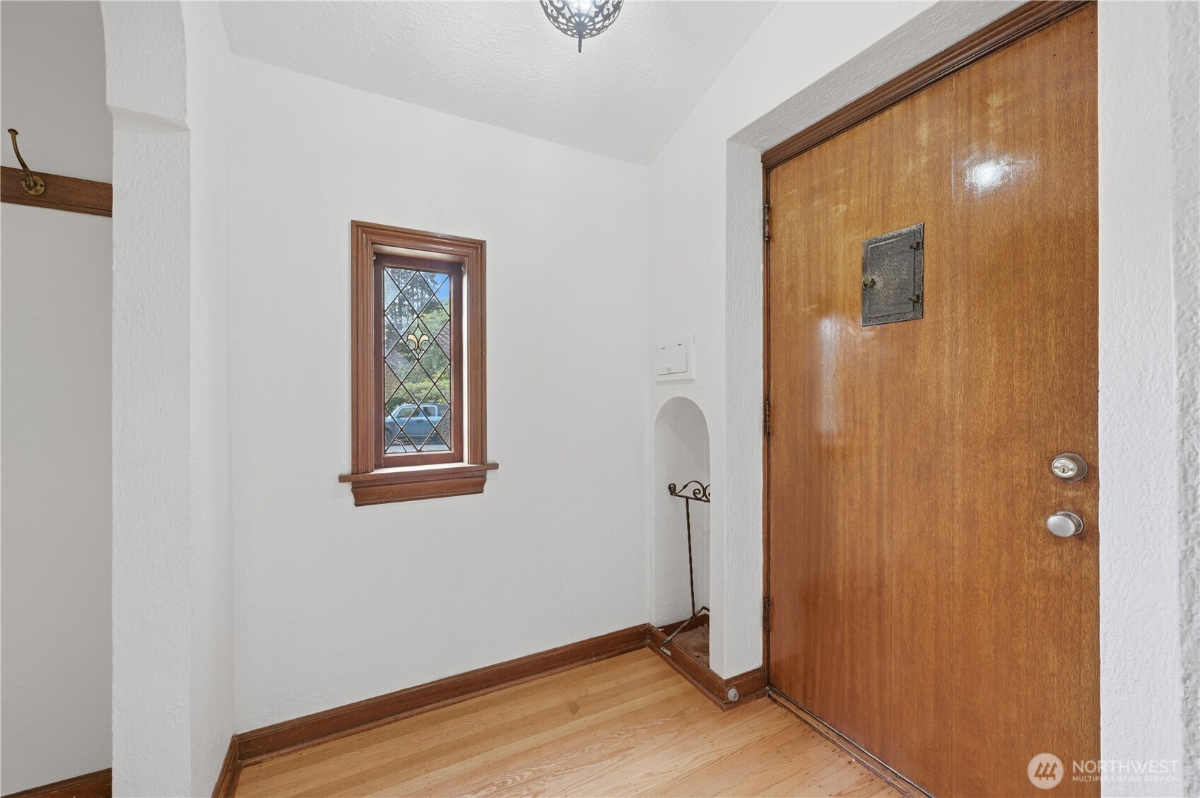 7550 21st Avenue NE, Seattle, WA 98115-4502