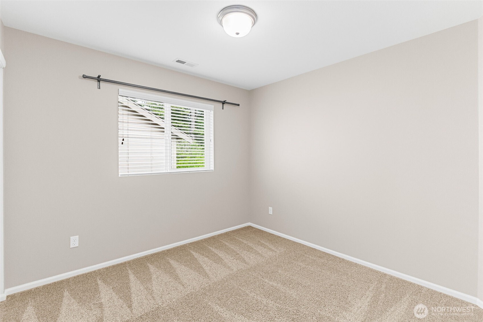 3648 London Loop NE, Lacey, WA 98516
