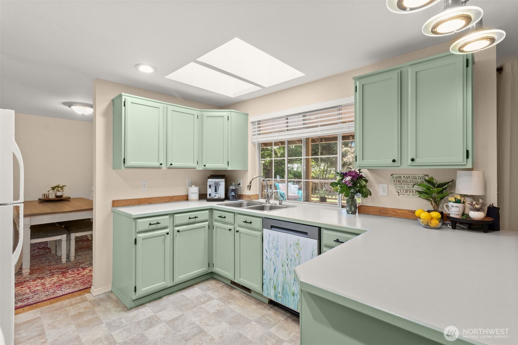 5821 Winnwood Drive SE, Olympia, WA 98513