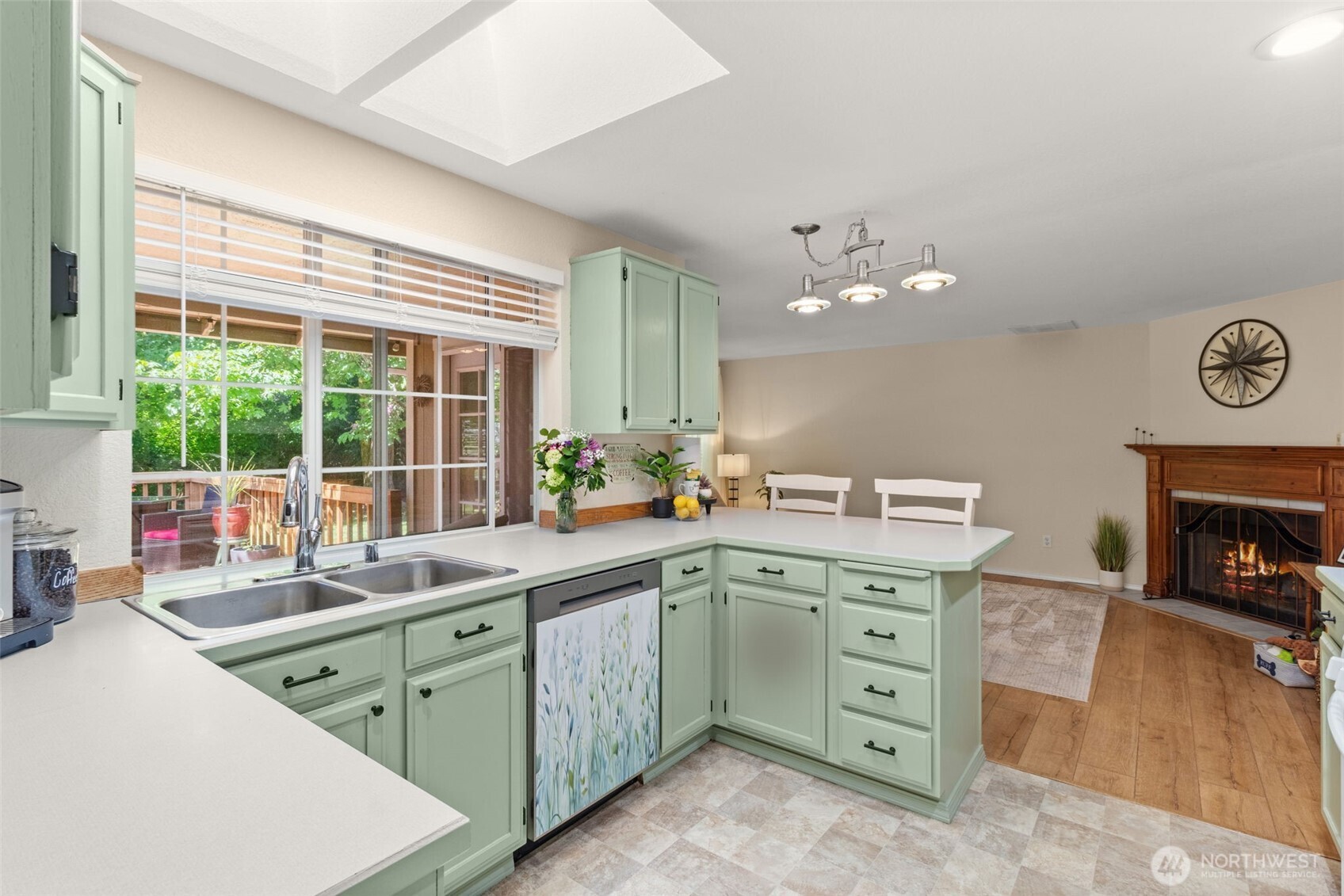 5821 Winnwood Drive SE, Olympia, WA 98513