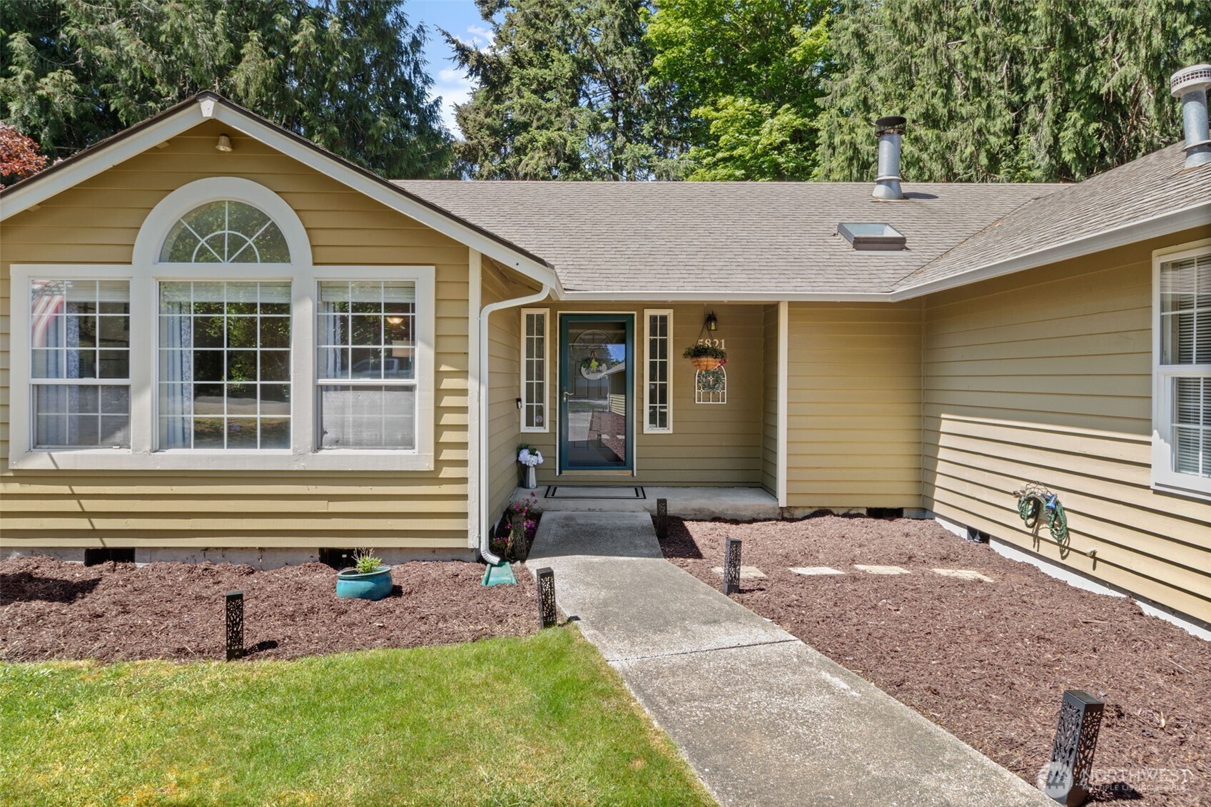 5821 Winnwood Drive SE, Olympia, WA 98513