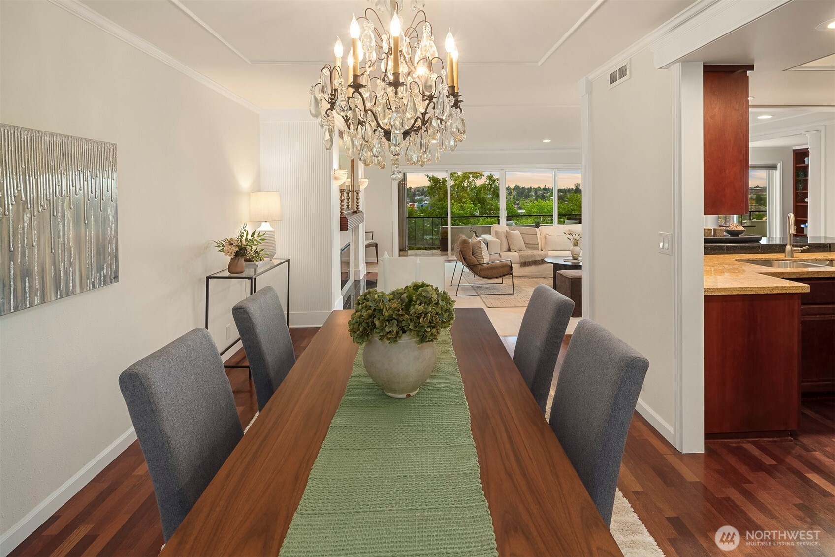 2565 Dexter Avenue N #303, Seattle, WA 98109