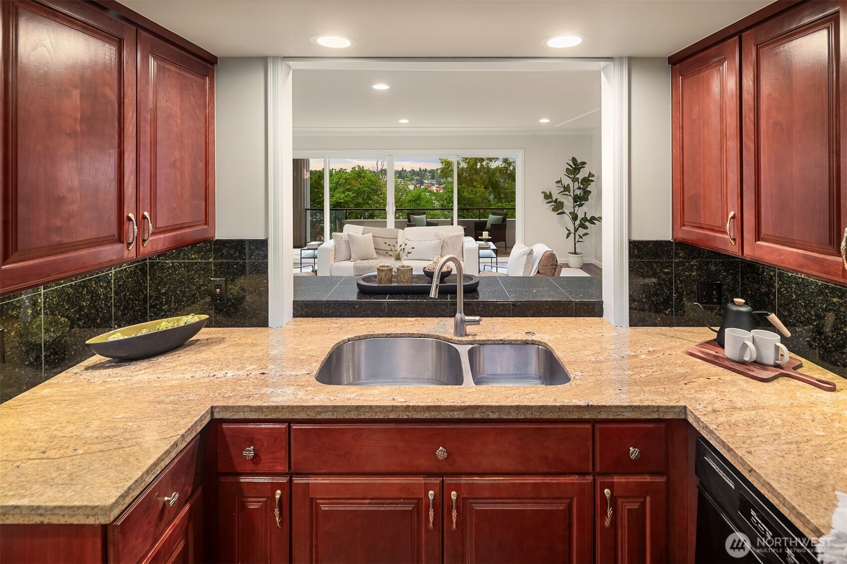 2565 Dexter Avenue N #303, Seattle, WA 98109