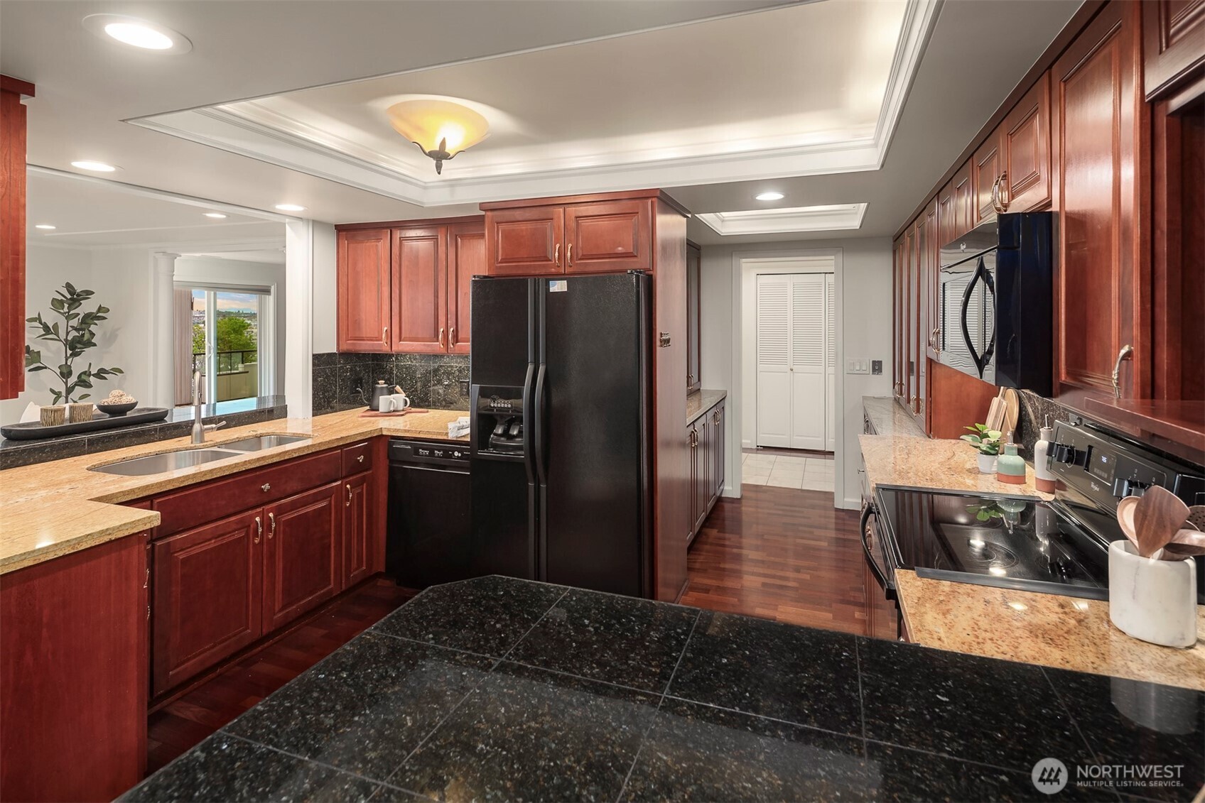 2565 Dexter Avenue N #303, Seattle, WA 98109