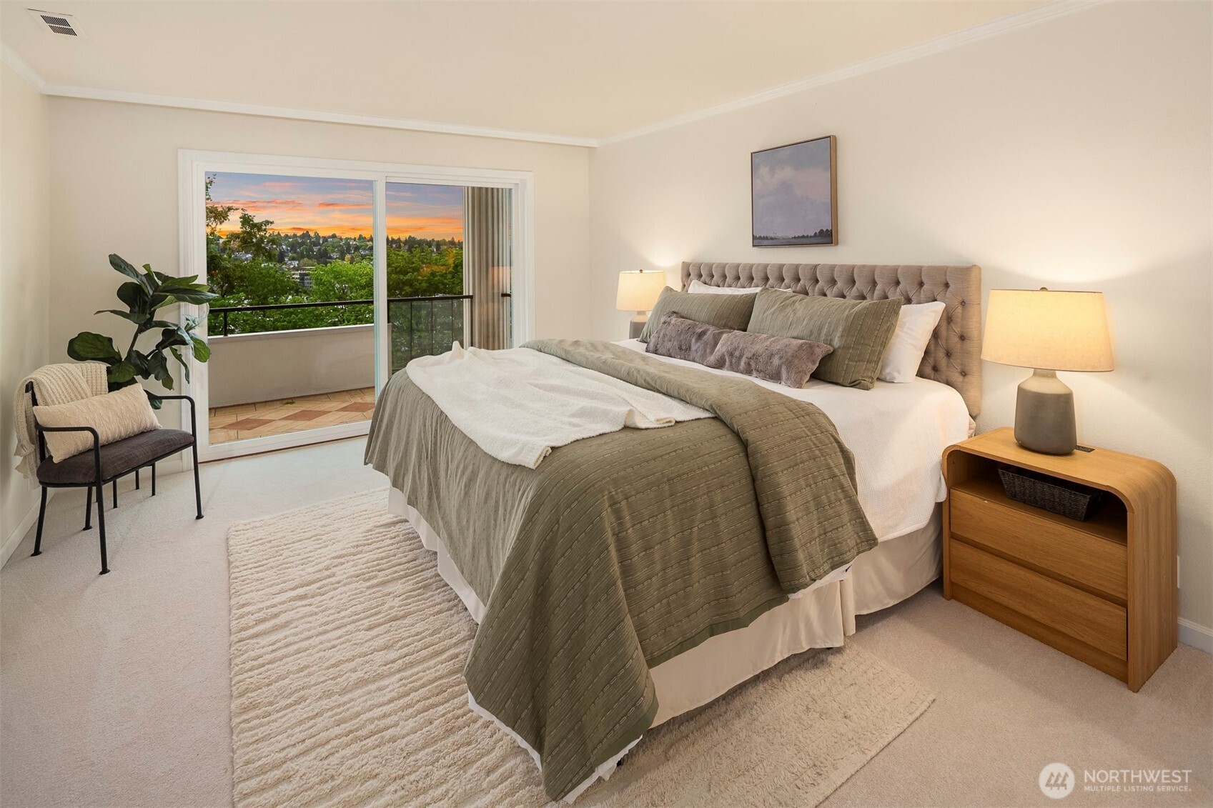 2565 Dexter Avenue N #303, Seattle, WA 98109