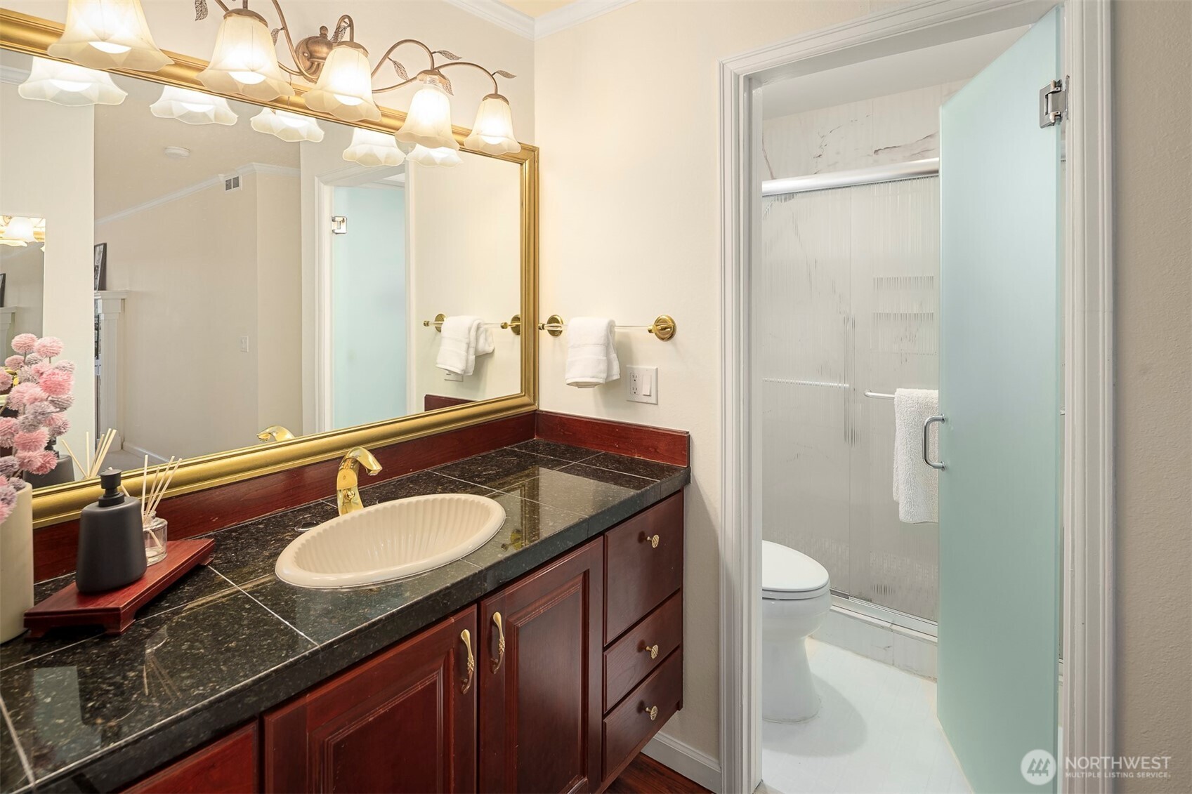 2565 Dexter Avenue N #303, Seattle, WA 98109