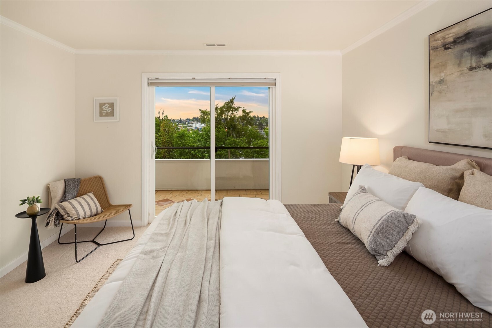 2565 Dexter Avenue N #303, Seattle, WA 98109