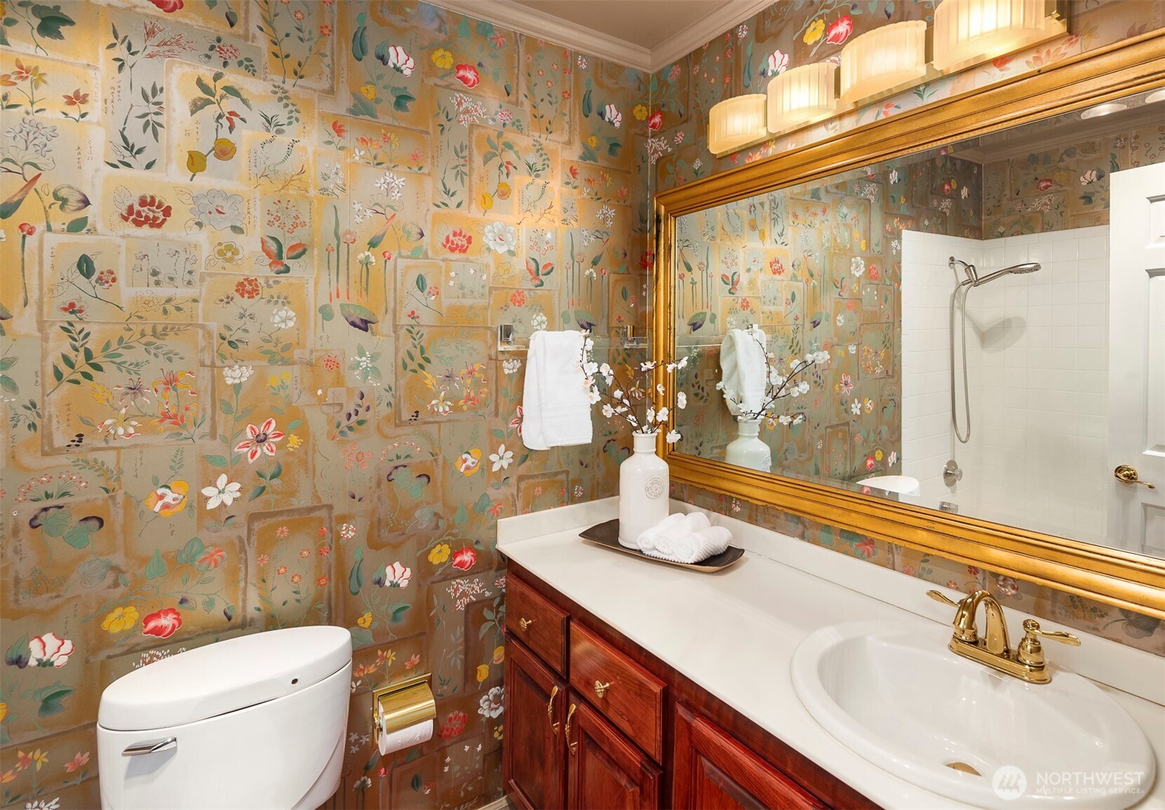 2565 Dexter Avenue N #303, Seattle, WA 98109