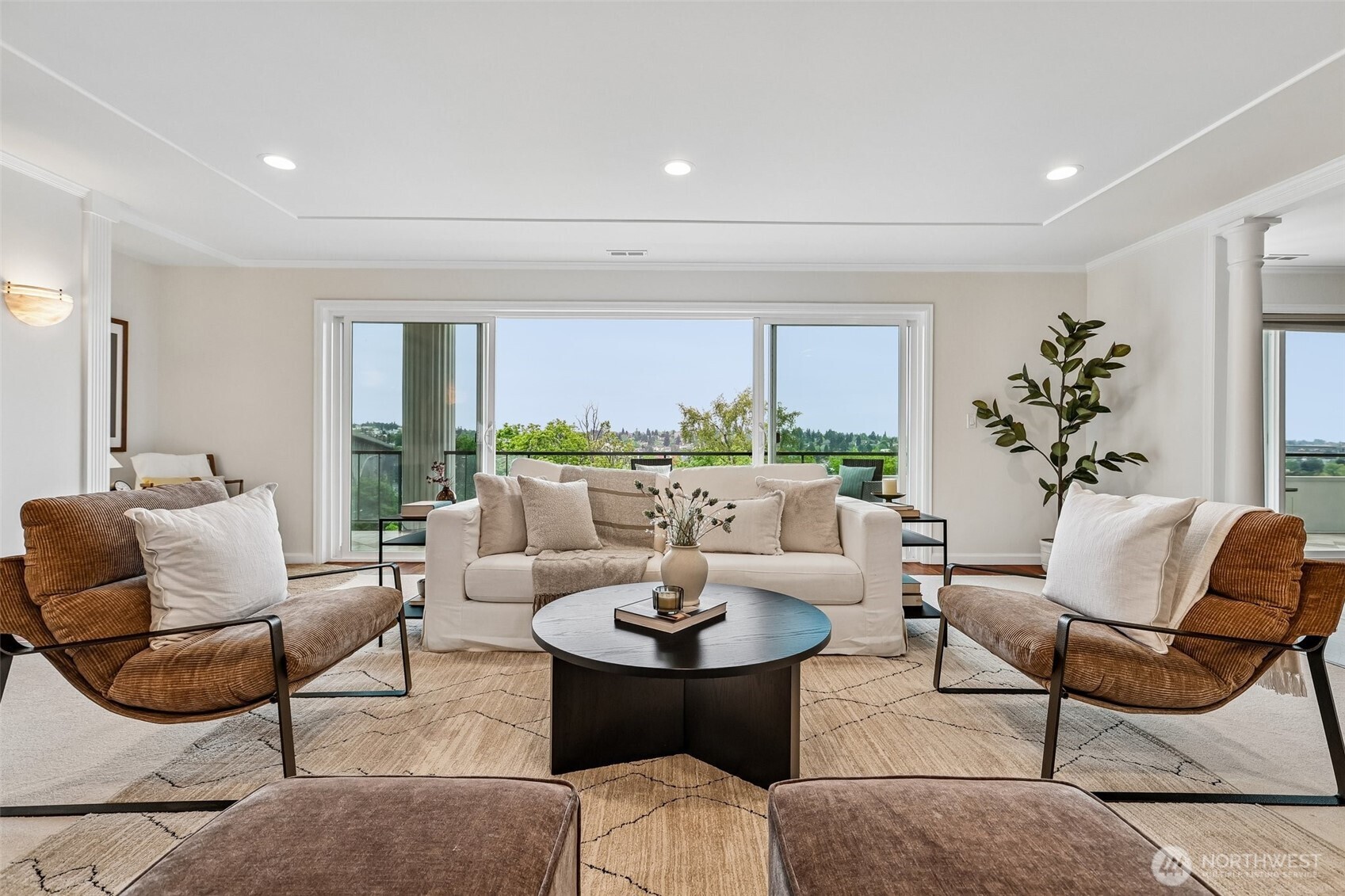 2565 Dexter Avenue N #303, Seattle, WA 98109