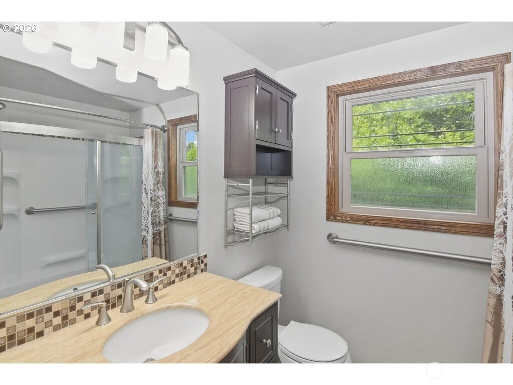 1017 NW 121 Street , Vancouver, WA 98685