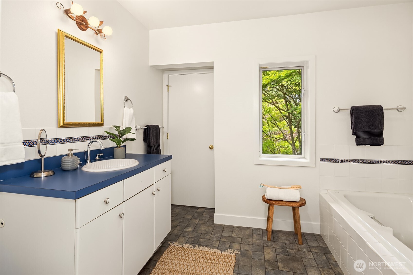 3815 NE 60th Street , Seattle, WA 98115