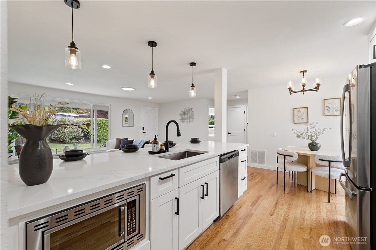 2701 NE 110th Street #A, Seattle, WA 98125