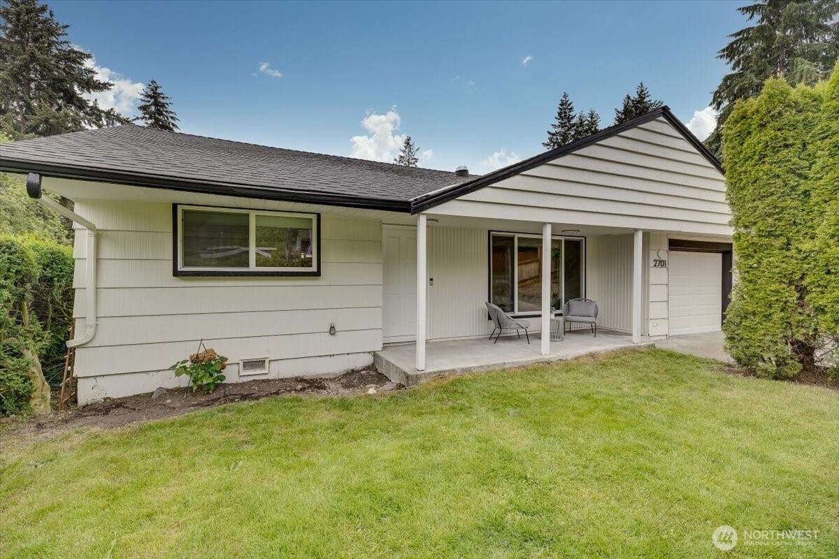 2701 NE 110th Street #A, Seattle, WA 98125