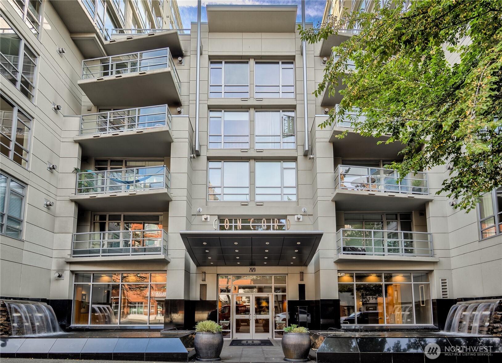2929 1St Avenue #207, Seattle, WA 98121