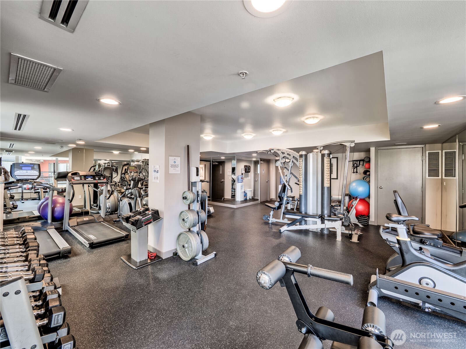 2929 1St Avenue #207, Seattle, WA 98121