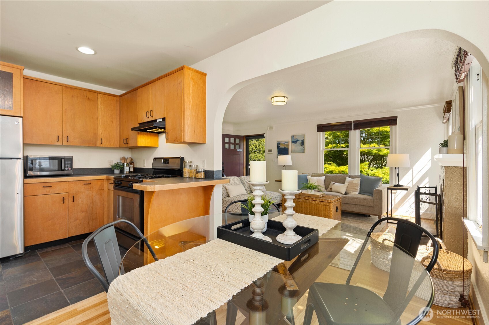 547 NE 91st Street , Seattle, WA 98115-2816