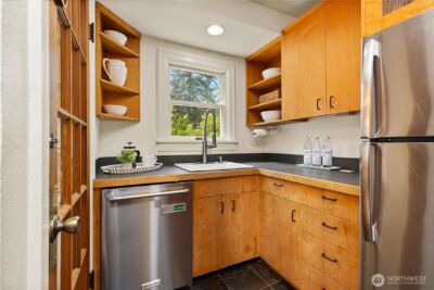 547 NE 91st Street , Seattle, WA 98115-2816 - Photo 16