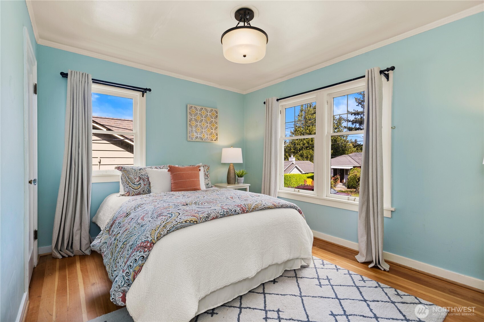 547 NE 91st Street , Seattle, WA 98115-2816