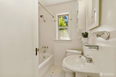 547 NE 91st Street , Seattle, WA 98115-2816 - Photo 22
