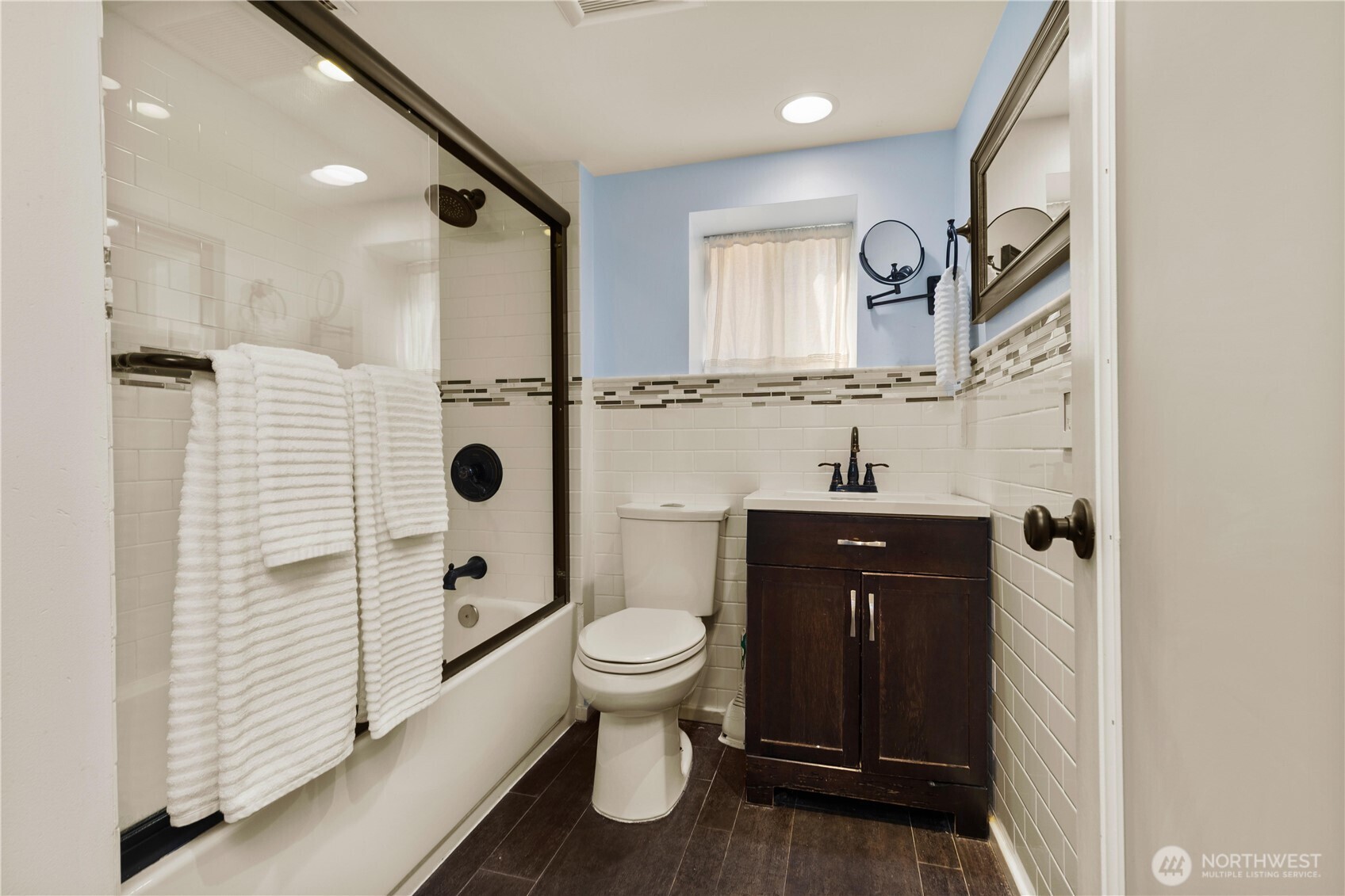 547 NE 91st Street , Seattle, WA 98115-2816