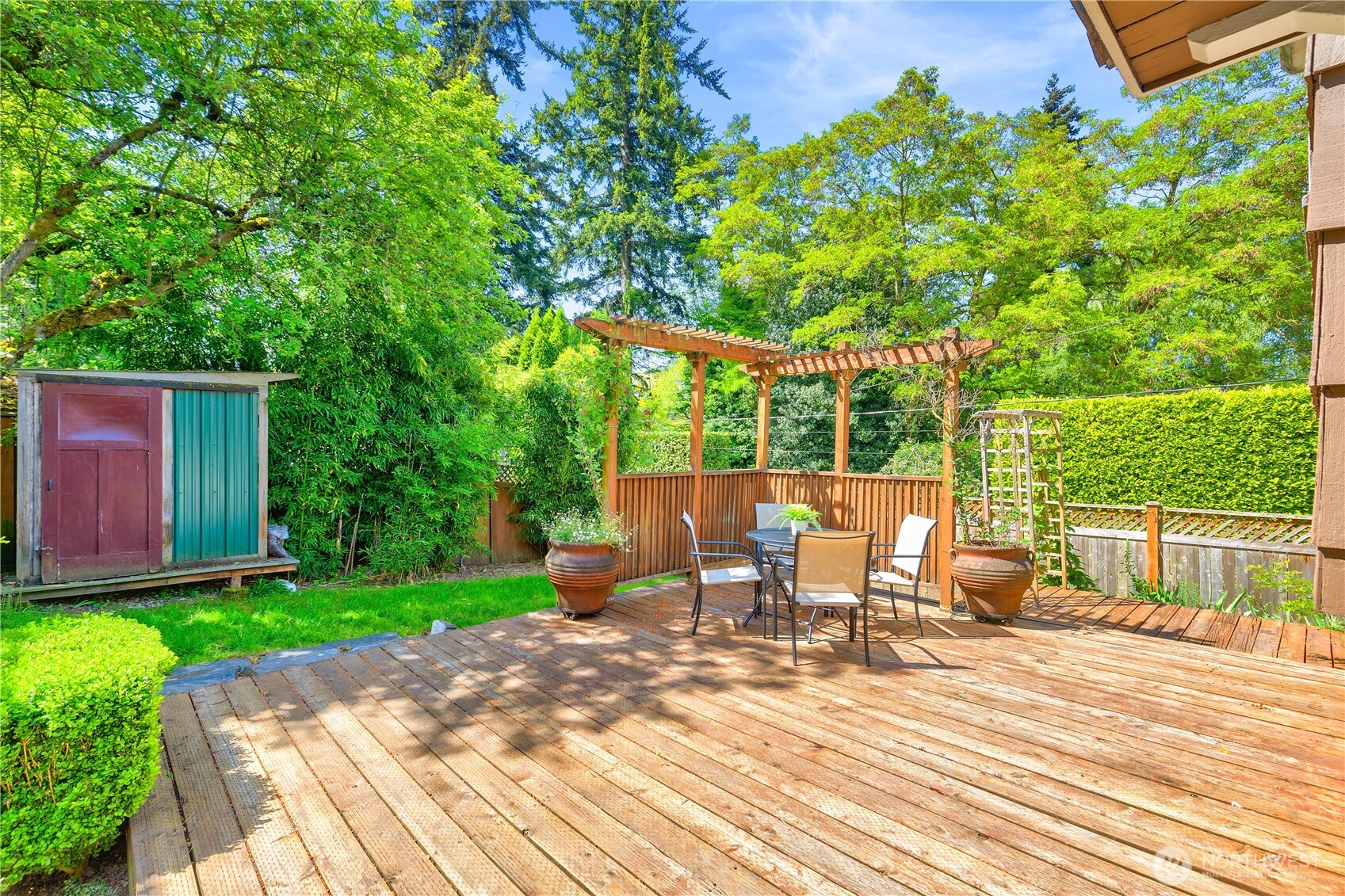 547 NE 91st Street , Seattle, WA 98115-2816