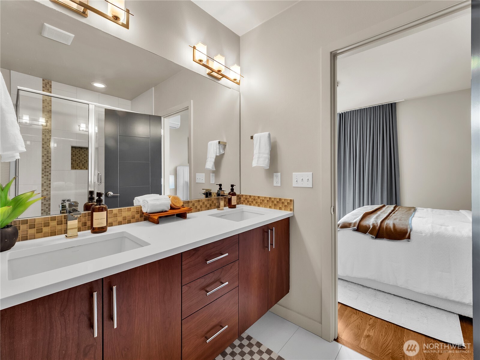 2038 NW 62nd Street , Seattle, WA 98107