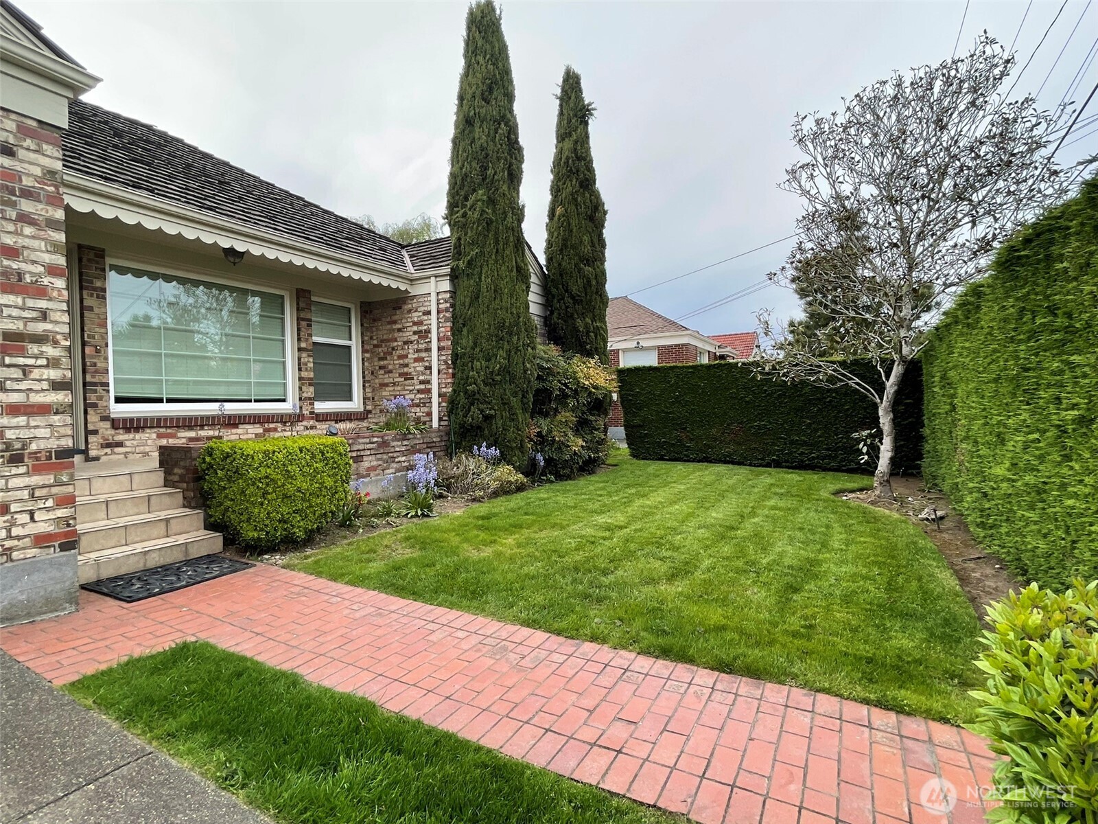5025 47th Avenue NE, Seattle, WA 98105